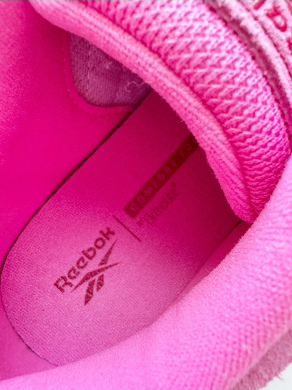 Reebok New Women's Pink Club C Grounds UK Sneakers
Size 7.5 NWOT - Picture 12 of 15